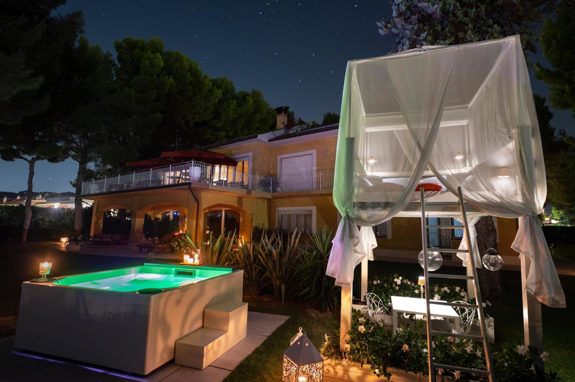 Tra Gli Alberi E Il Mare Bed & Breakfast Сироло Екстериор снимка